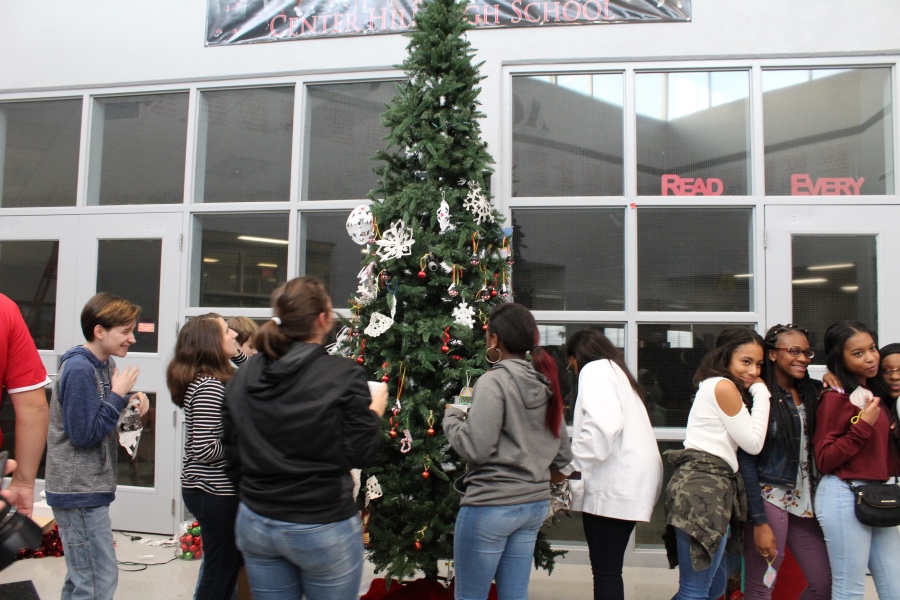 Slideshow%3A+School+Wide+Christmas+Tree+Decorating+%2811-29-17%29