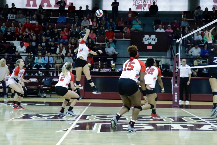 Slideshow: MHSAA Class 5A Volleyball Championship