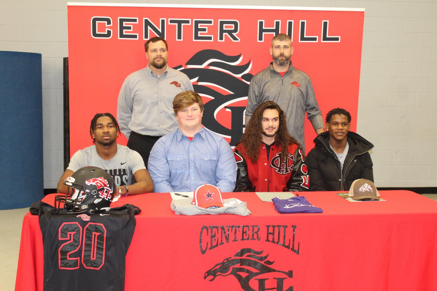 Five+Mustangs+sign+to+play+football+at+next+level
