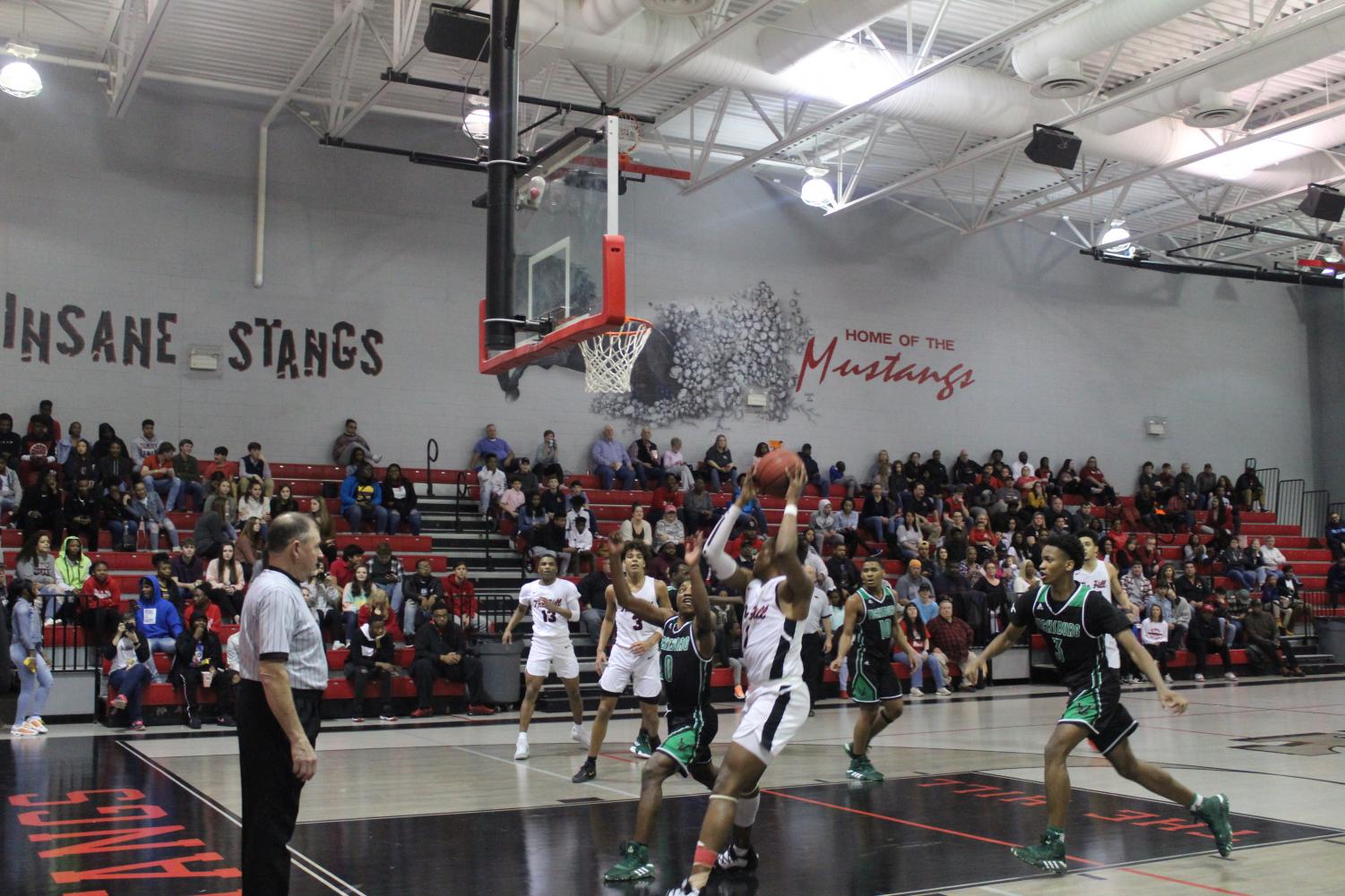 Center+Hill+defeats+Vicksburg+69-60+in+second+round+of+state+basketball+playoffs