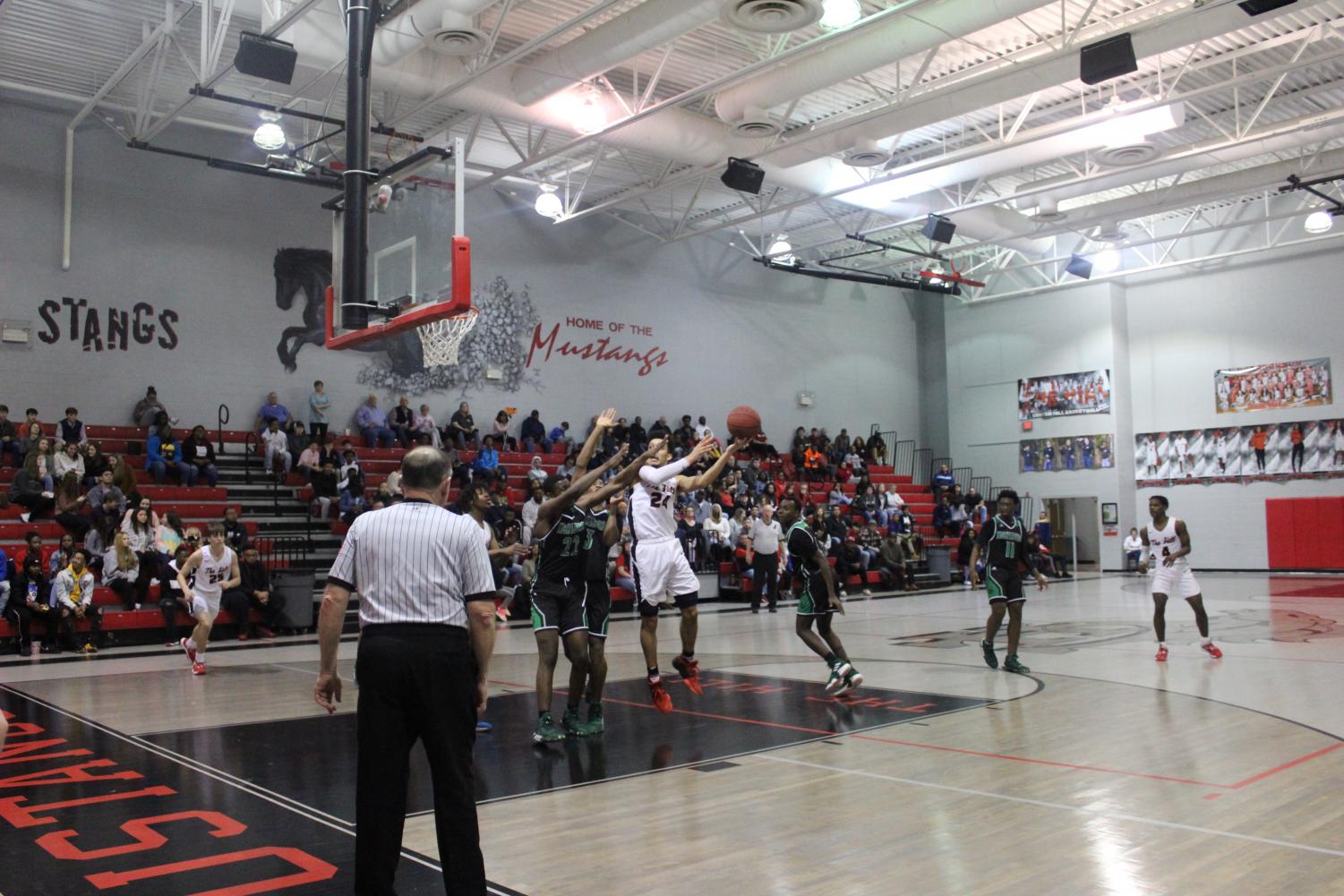 Center+Hill+defeats+Vicksburg+69-60+in+second+round+of+state+basketball+playoffs