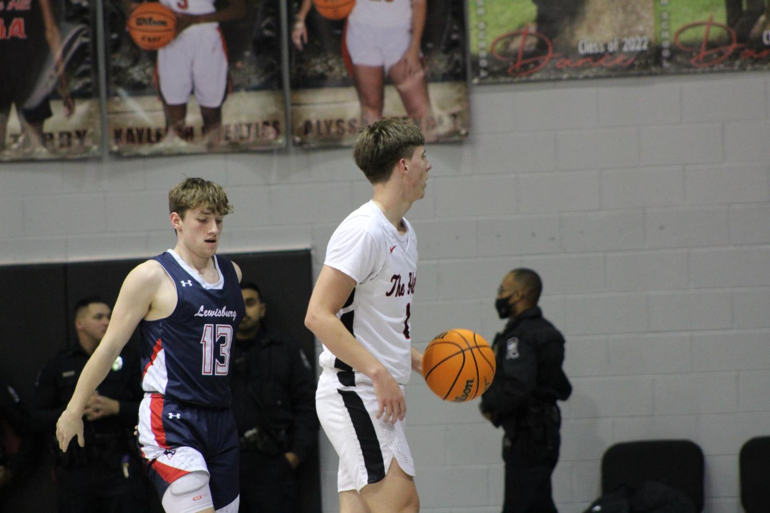 Boys+Basketball+v.+Lewisburg+%7C+Winterfest+21-22+%7C+Slideshow