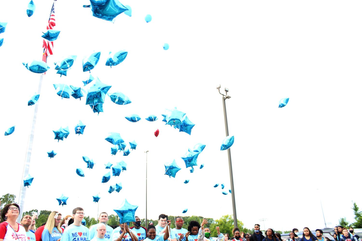On+September+2%2C+2022%2C%C2%A0+the+students+and+staff+of+Center+Hill+High+School+gathered+in+the+parking+lot+to+release+balloons+in+memory+of+Gabriela+Gabby+Lazo.