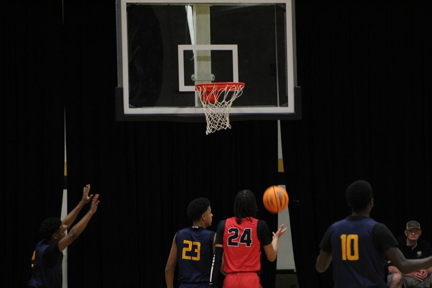 Boys+Basketball+battles+Olive+Branch+in+jamboree+%7C+Game+slideshow.