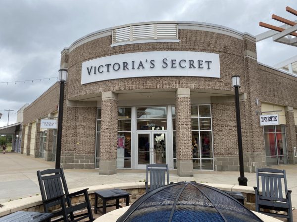 Review: Jax’s “Victoria’s Secret” portrays women’s empowerment and fights against body stereotypes
