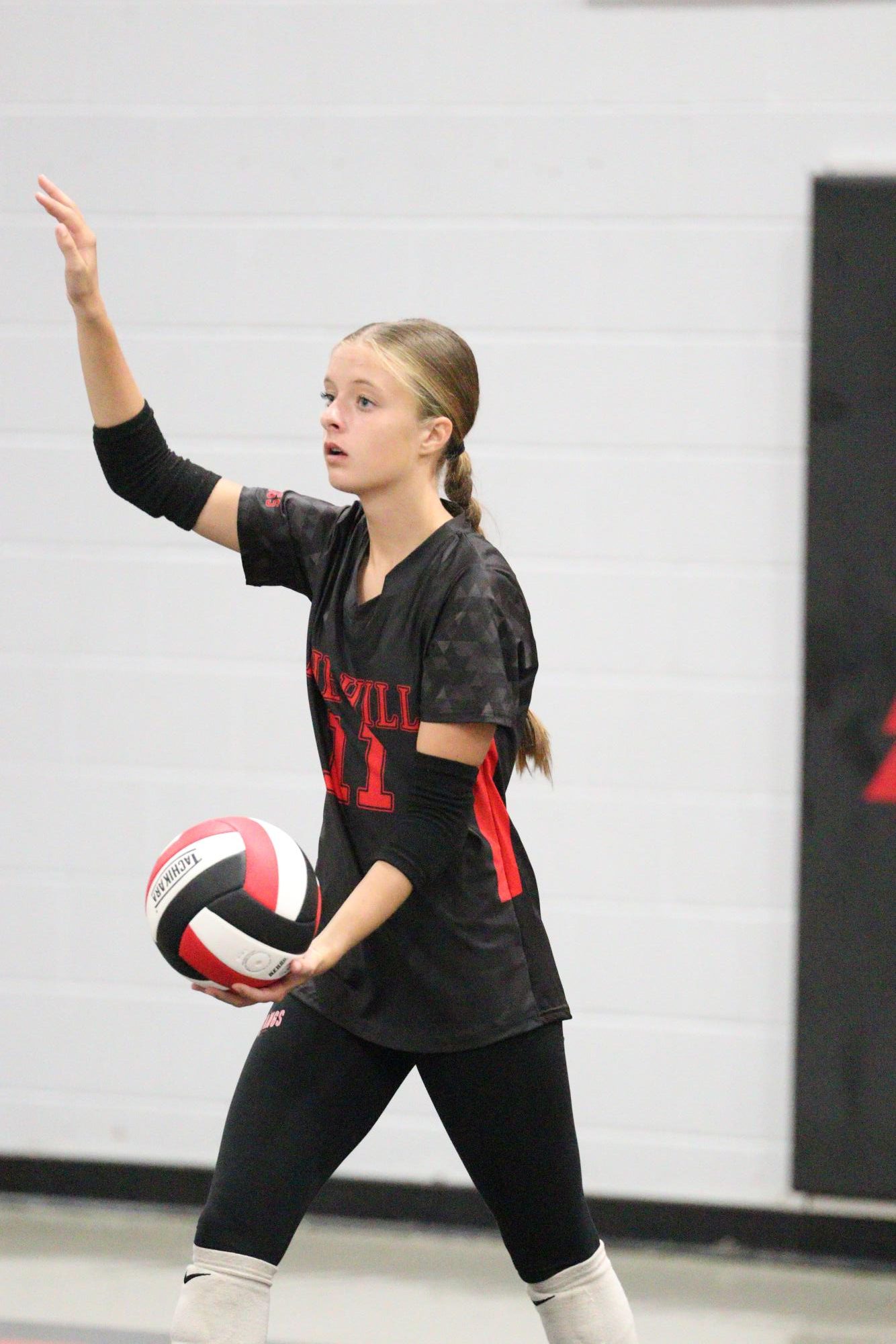 Volleyball falls to Hernando in 1st home game of season.