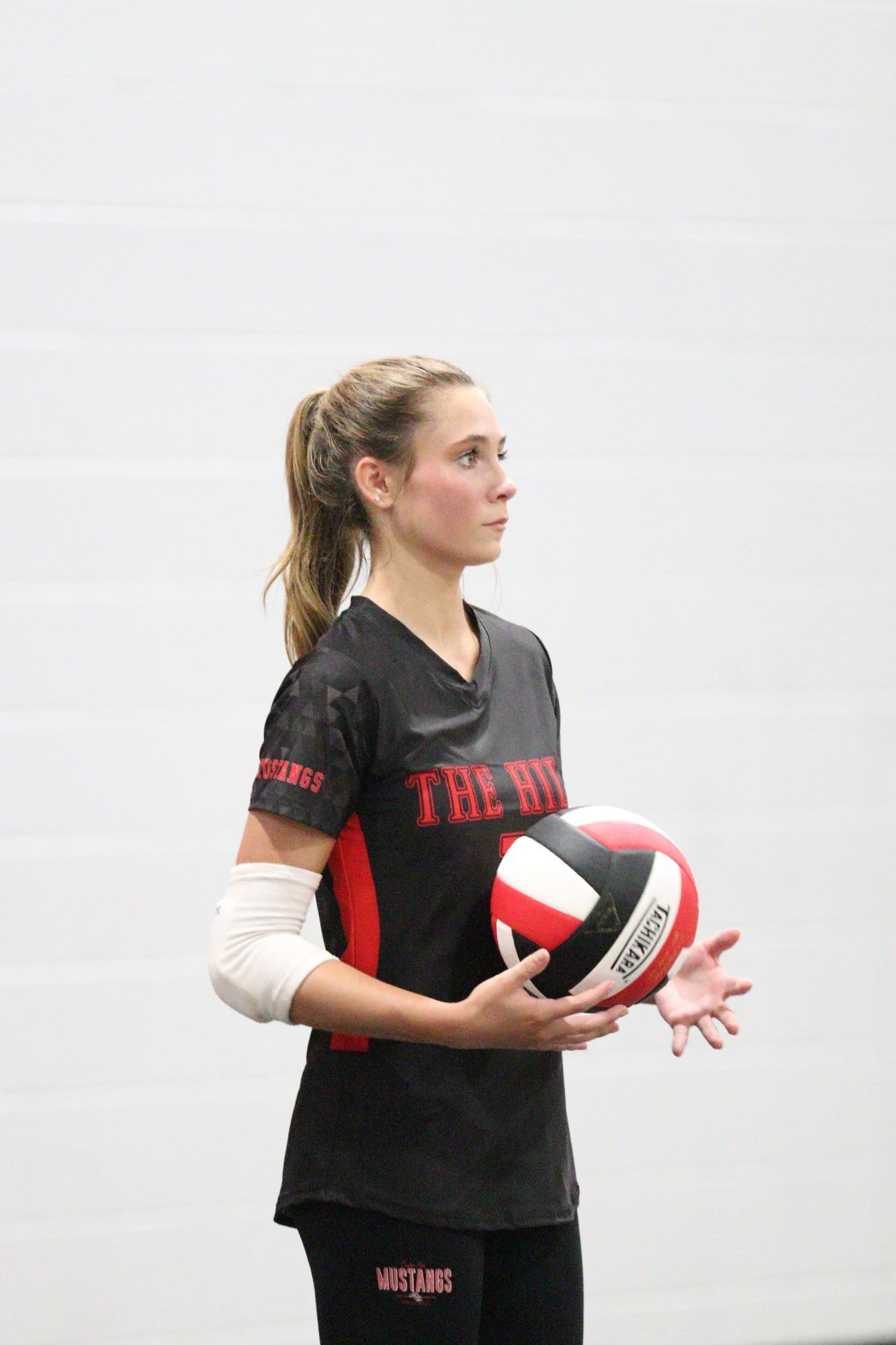 Volleyball falls to Hernando in 1st home game of season.