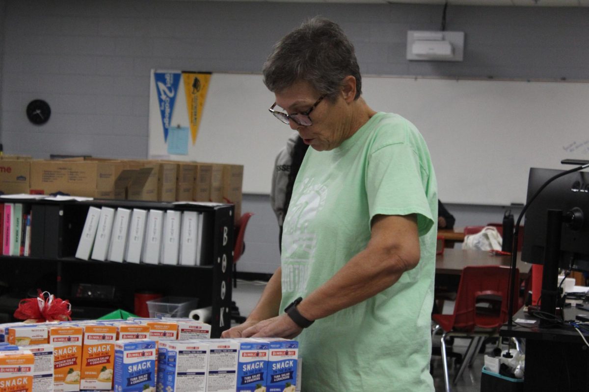 Mighty Mustangs fight food insecurity in Center Hill community.