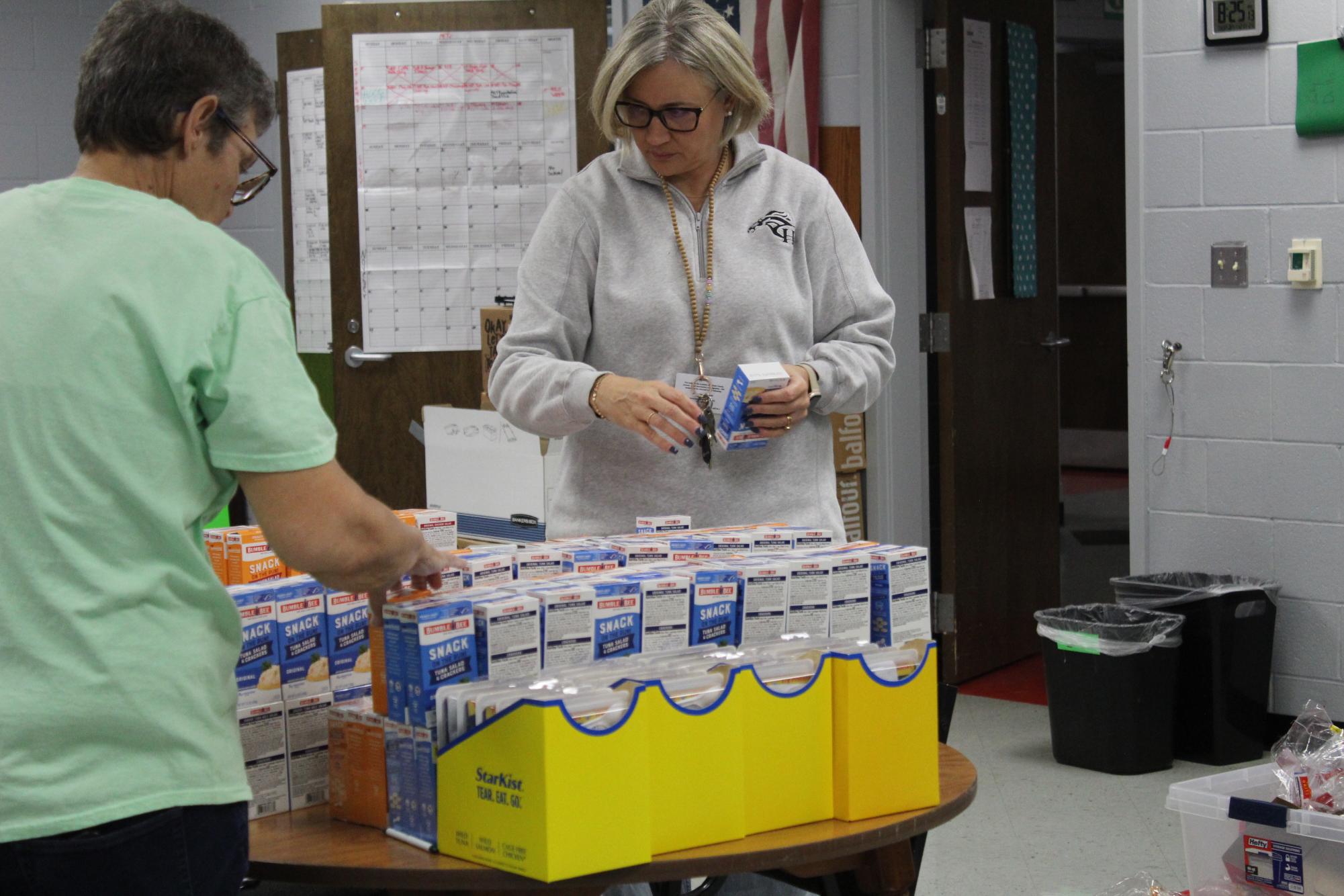 Mighty Mustangs fight food insecurity in Center Hill community.